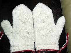 Twined Mittens